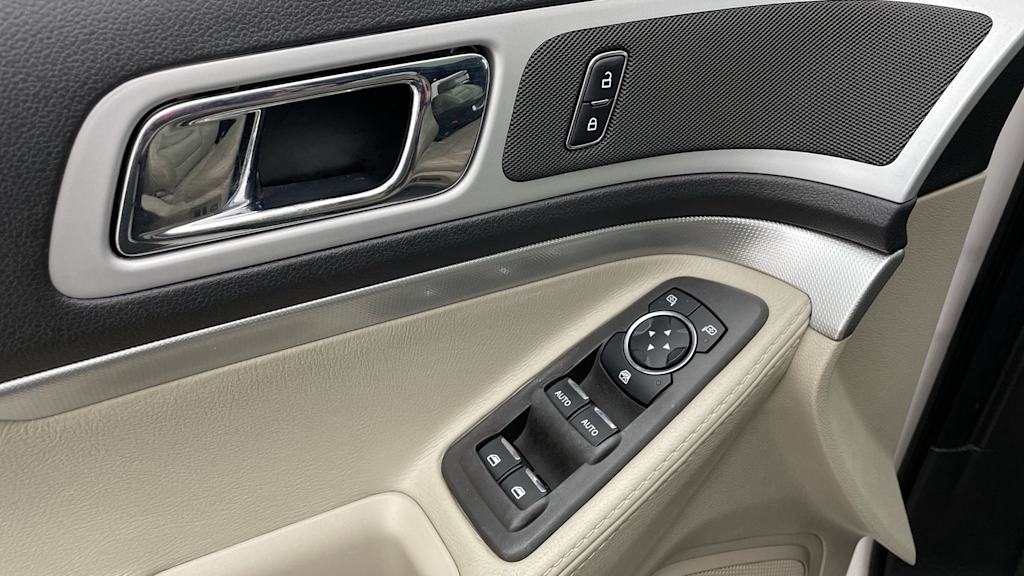 Thumbnail: 2013 Ford Explorer - 20