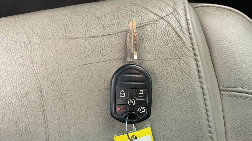 Thumbnail: 2013 Ford Explorer - 17