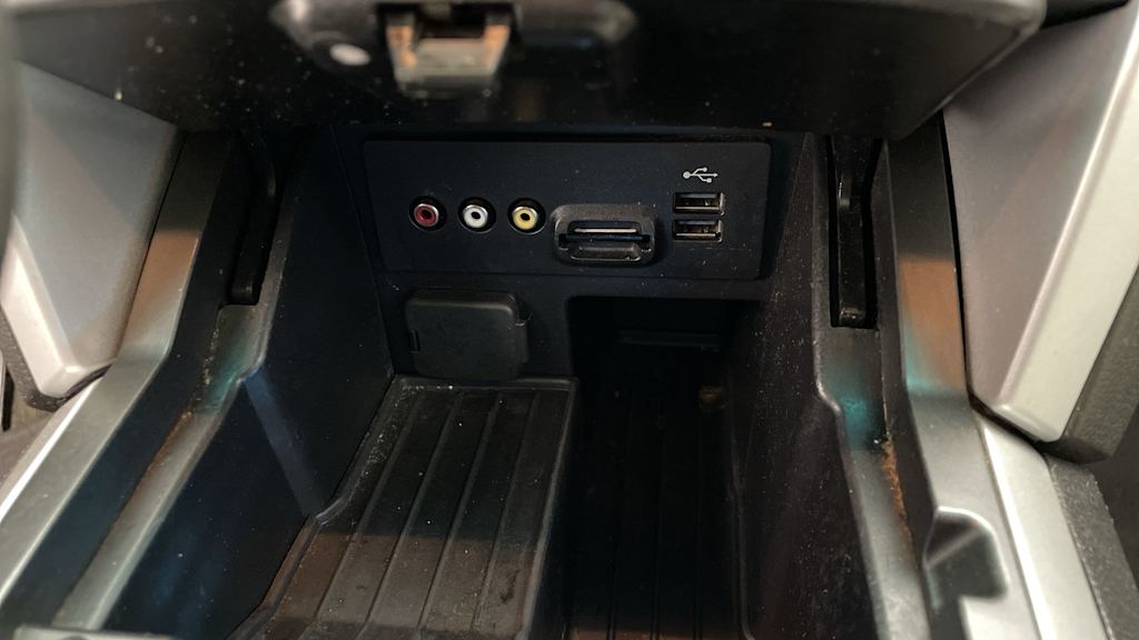 Thumbnail: 2013 Ford Explorer - 32