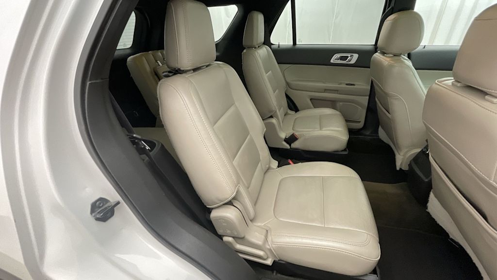 Thumbnail: 2013 Ford Explorer - 23