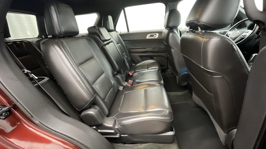 Thumbnail: 2015 Ford Explorer - 24