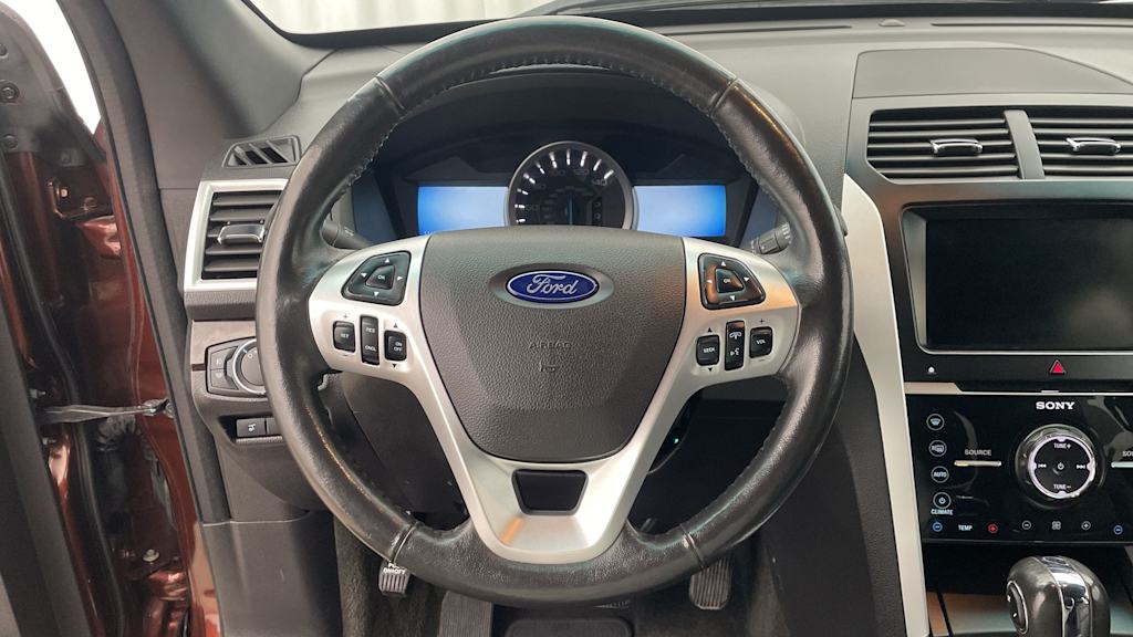 Thumbnail: 2015 Ford Explorer - 10