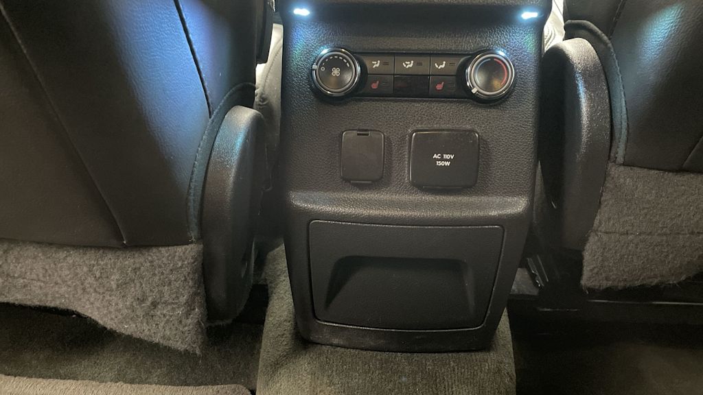 Thumbnail: 2015 Ford Explorer - 31