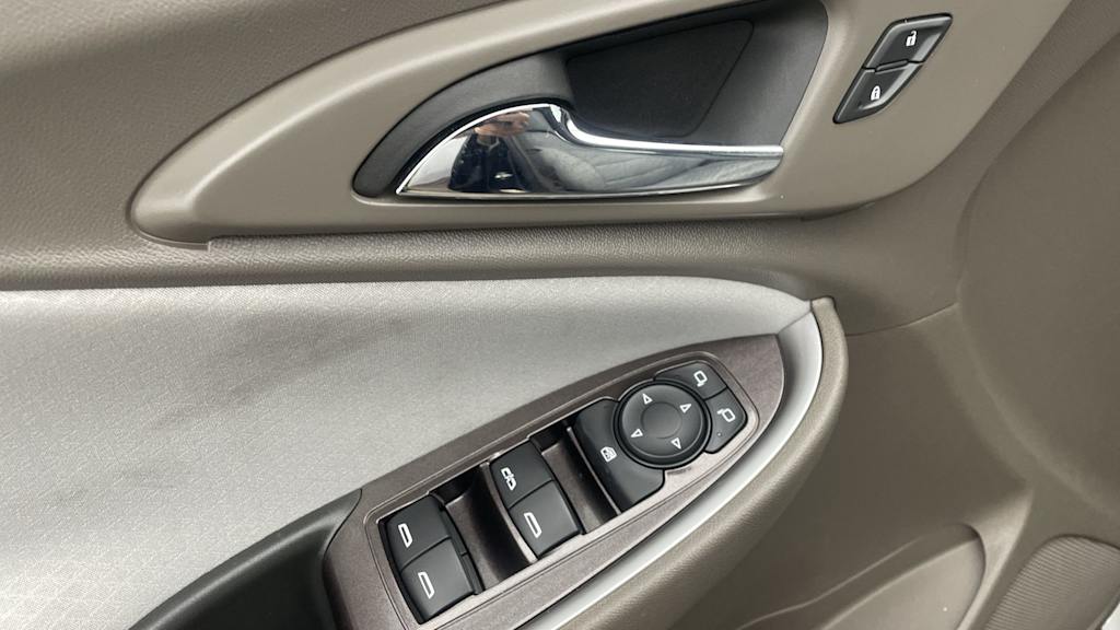 Thumbnail: 2022 Chevrolet Malibu - 19