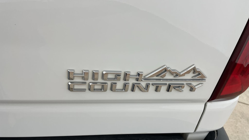 Thumbnail: 2022 Chevrolet Silverado 3500 - 6