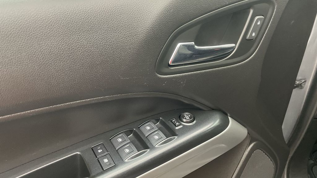 Thumbnail: 2019 Chevrolet Colorado - 20