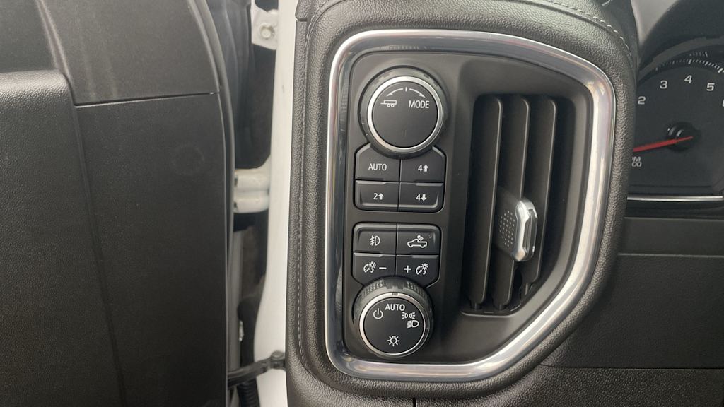 Thumbnail: 2021 Chevrolet Silverado 1500 - 31