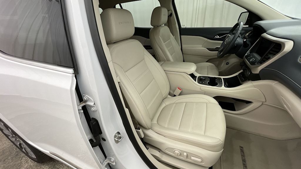Thumbnail: 2023 GMC Acadia - 24