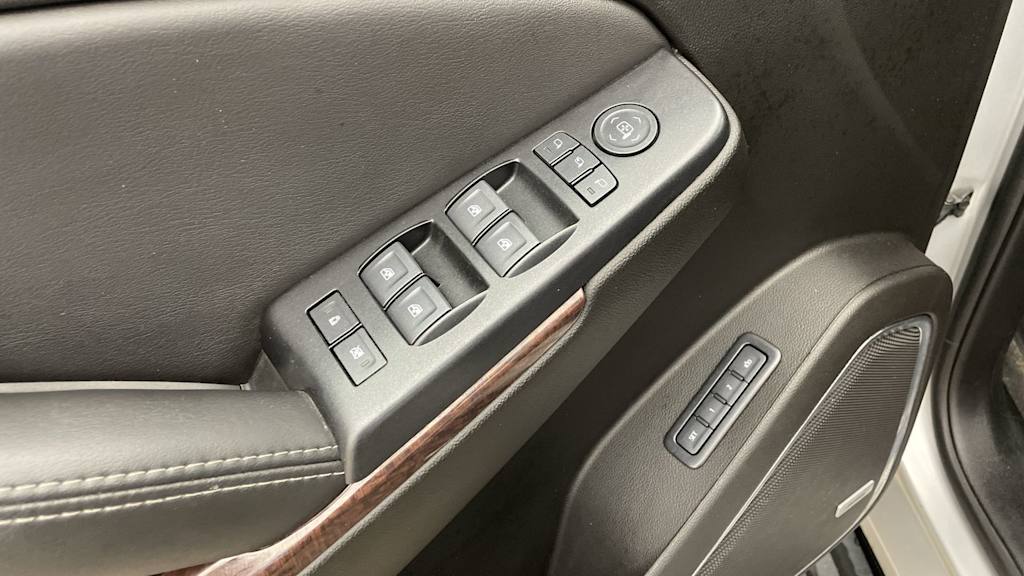 Thumbnail: 2020 GMC Yukon XL - 21