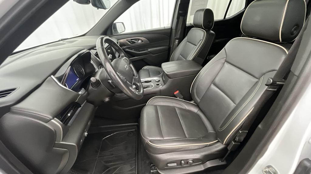 Thumbnail: 2022 Chevrolet Traverse - 11