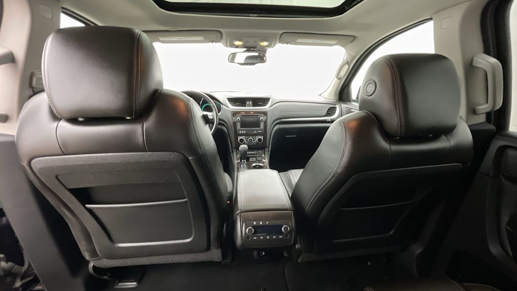 Thumbnail: 2017 Chevrolet Traverse - 21