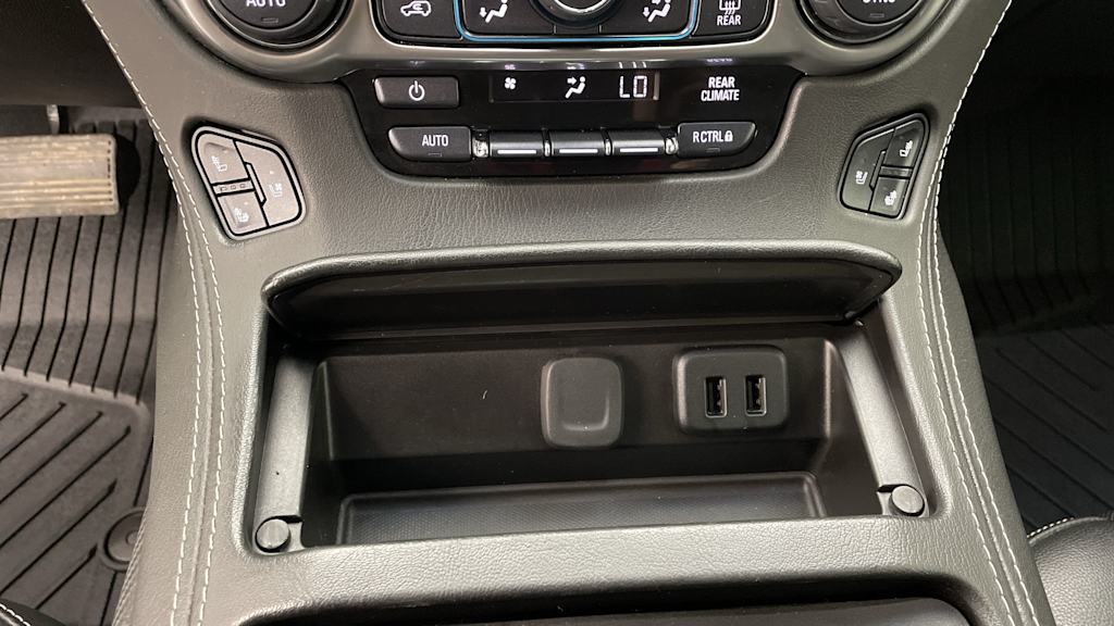 Thumbnail: 2019 Chevrolet Tahoe - 32