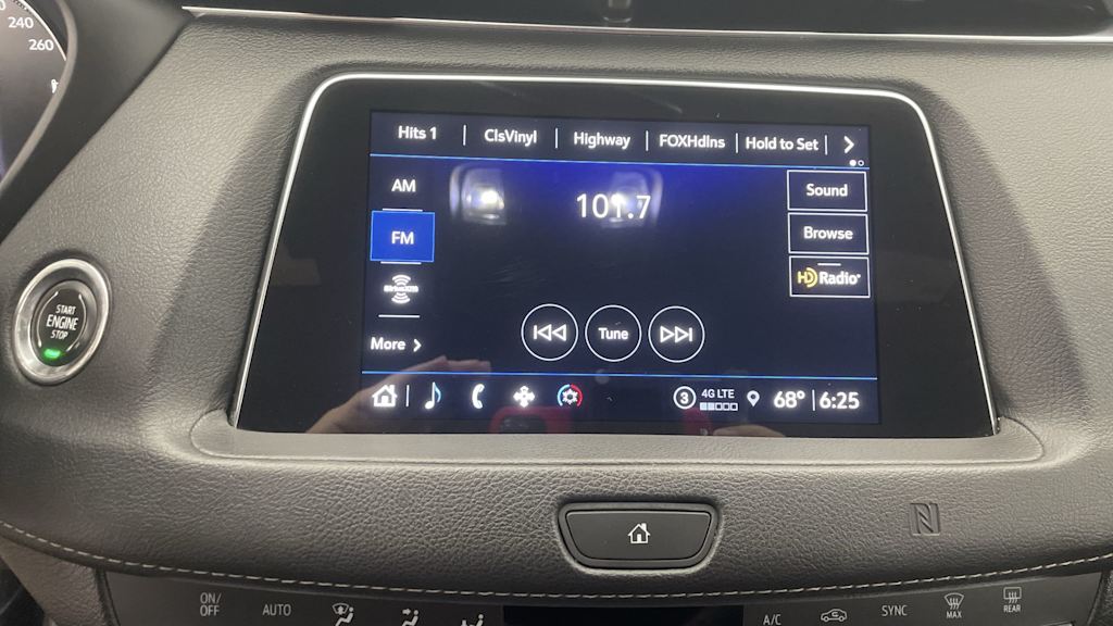 Thumbnail: 2021 Cadillac XT4 - 27