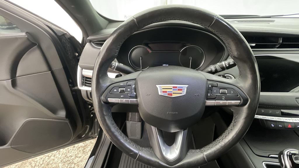 Thumbnail: 2021 Cadillac XT4 - 13