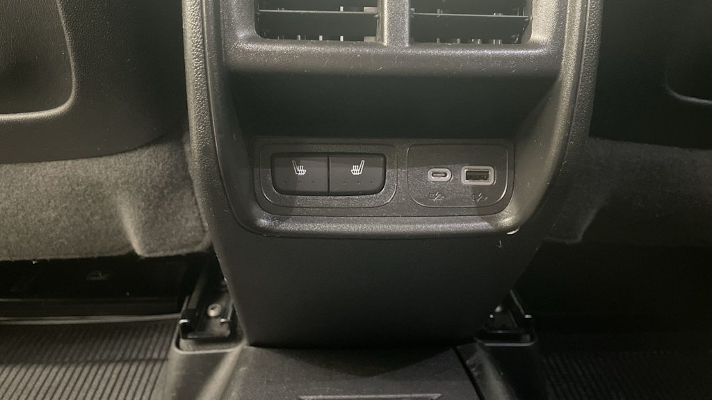 Thumbnail: 2021 Cadillac XT4 - 32