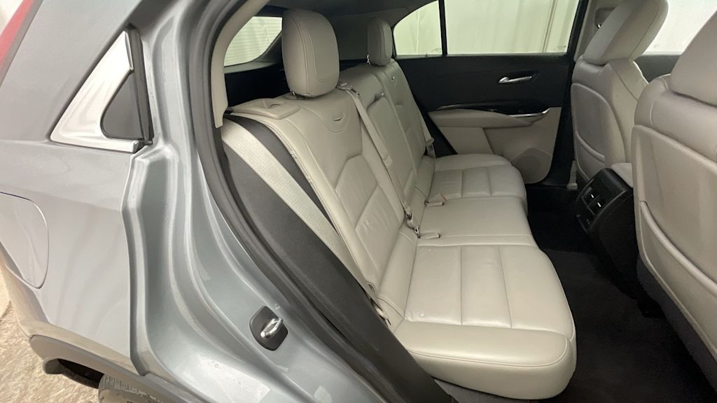 Thumbnail: 2023 Cadillac XT4 - 21