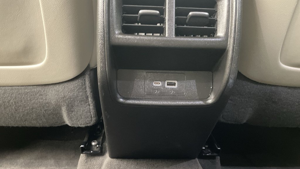 Thumbnail: 2023 Cadillac XT4 - 33