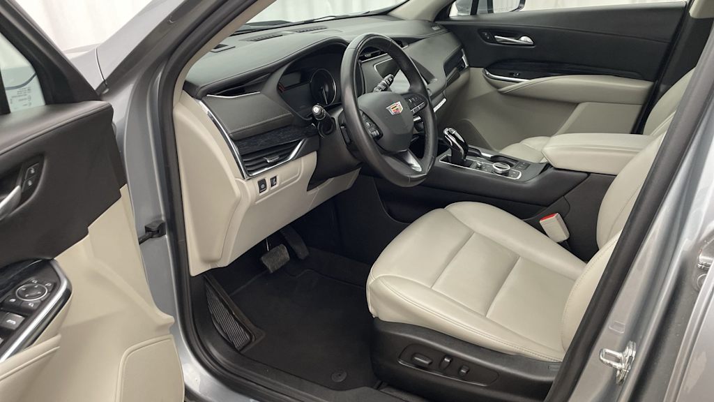 Thumbnail: 2023 Cadillac XT4 - 10