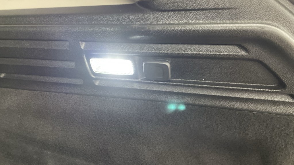 Thumbnail: 2023 Cadillac XT4 - 34