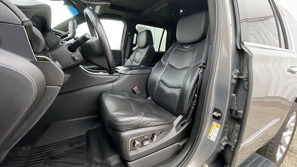 Thumbnail: 2017 Cadillac Escalade - 11