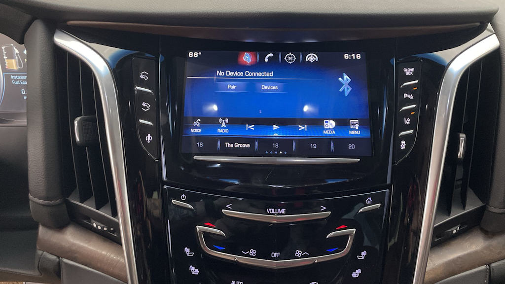 Thumbnail: 2015 Cadillac Escalade - 29