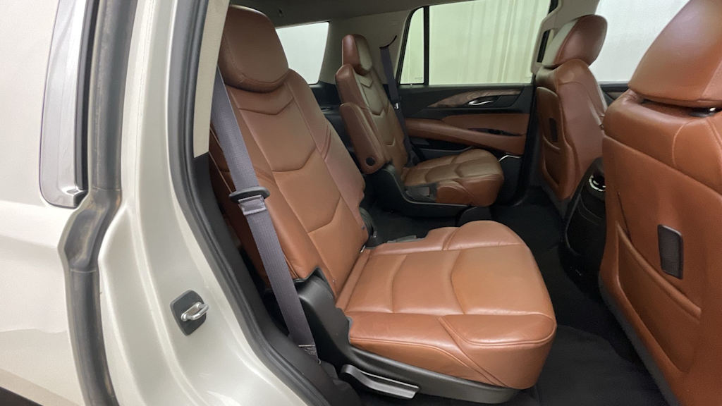 Thumbnail: 2015 Cadillac Escalade - 23