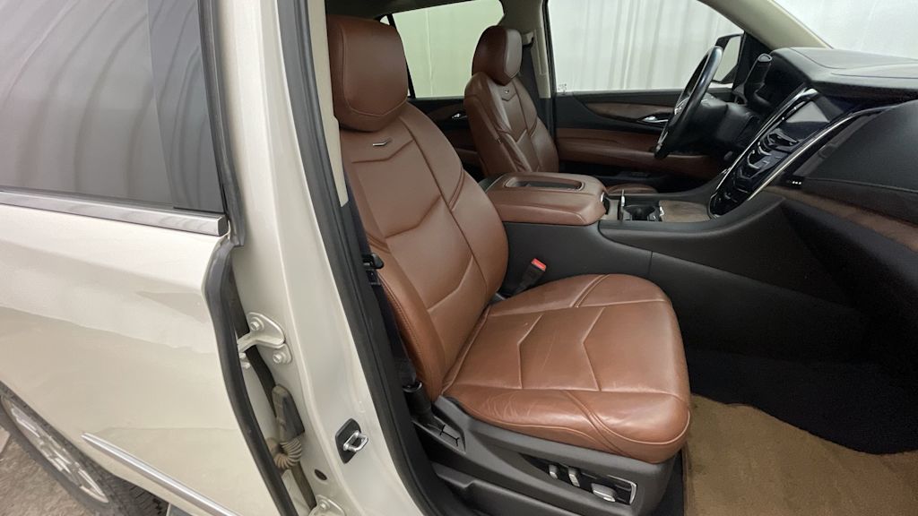 Thumbnail: 2015 Cadillac Escalade - 25