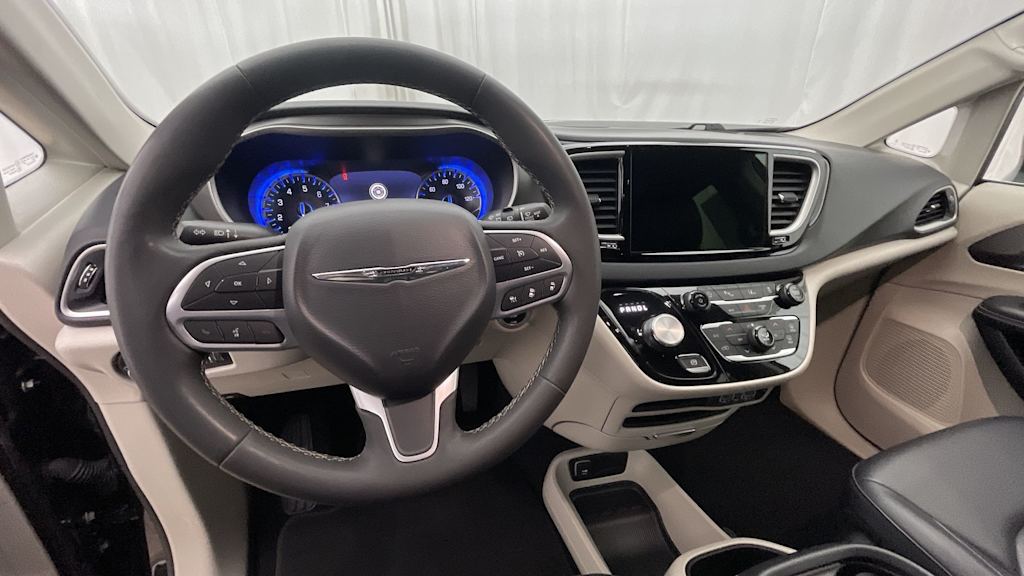Thumbnail: 2023 Chrysler Pacifica - 2