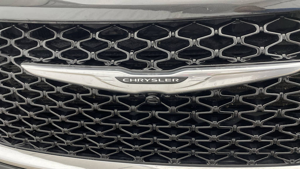 Thumbnail: 2023 Chrysler Pacifica - 6