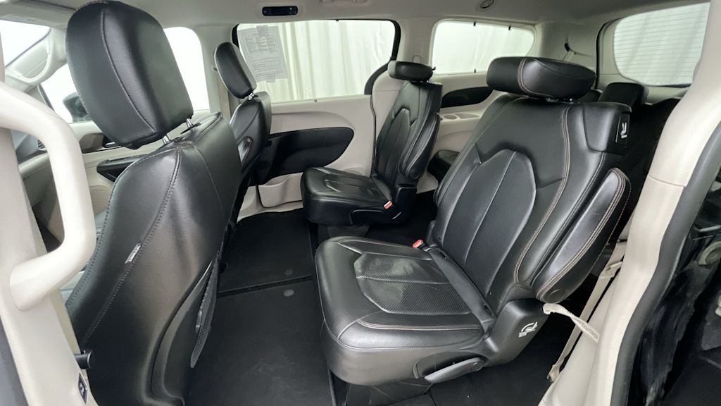 2019 Chrysler Pacifica Touring L 13