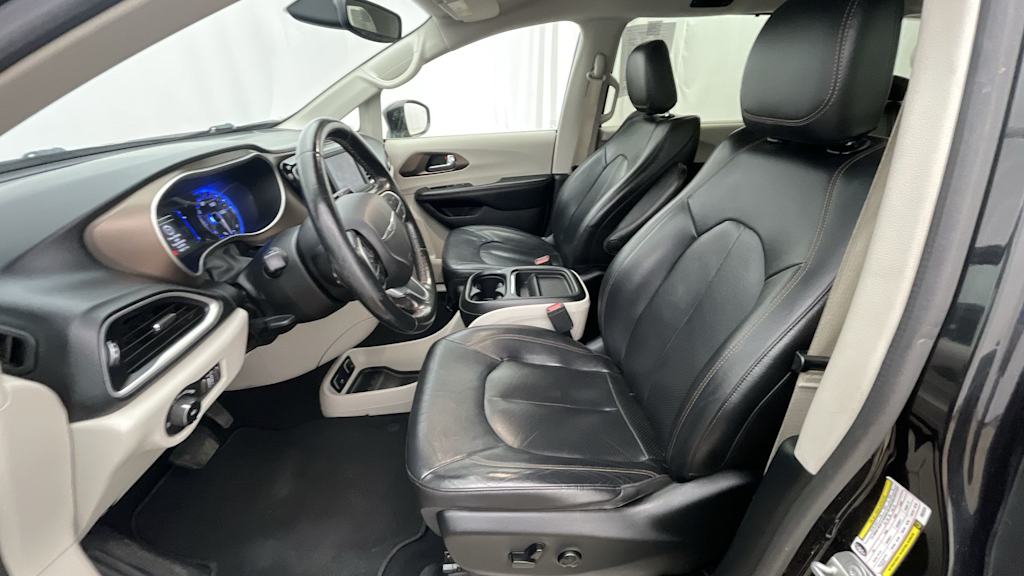 2019 Chrysler Pacifica Touring L 12