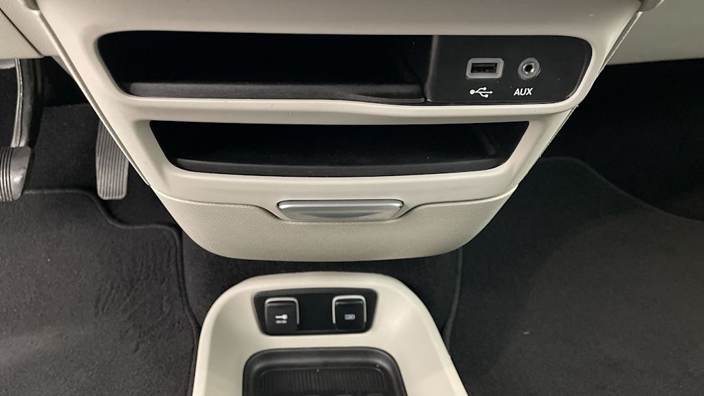 2019 Chrysler Pacifica Touring L 29