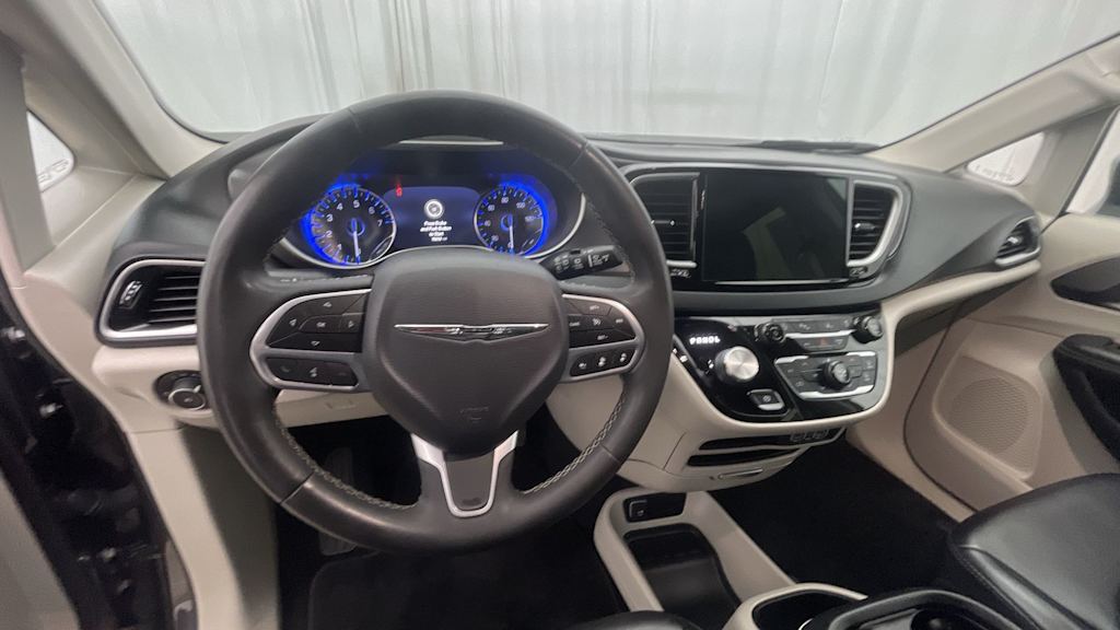 Thumbnail: 2023 Chrysler Pacifica - 2