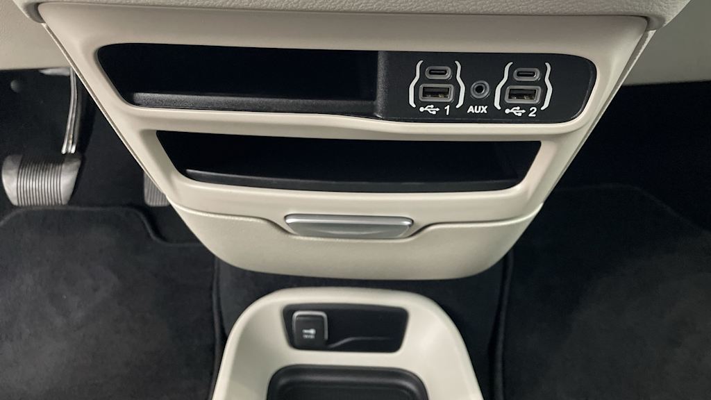 Thumbnail: 2023 Chrysler Pacifica - 28