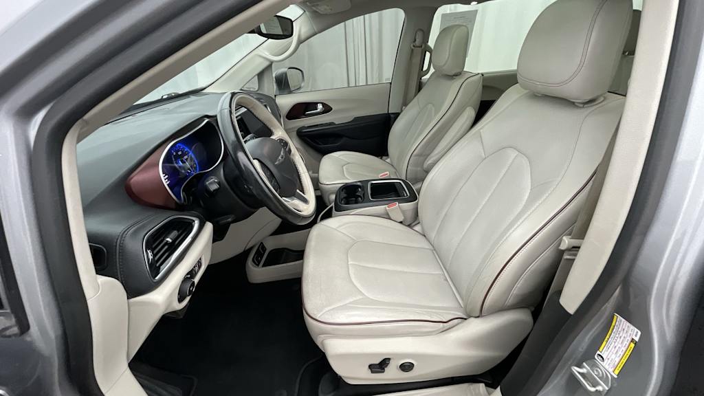 Thumbnail: 2019 Chrysler Pacifica - 11