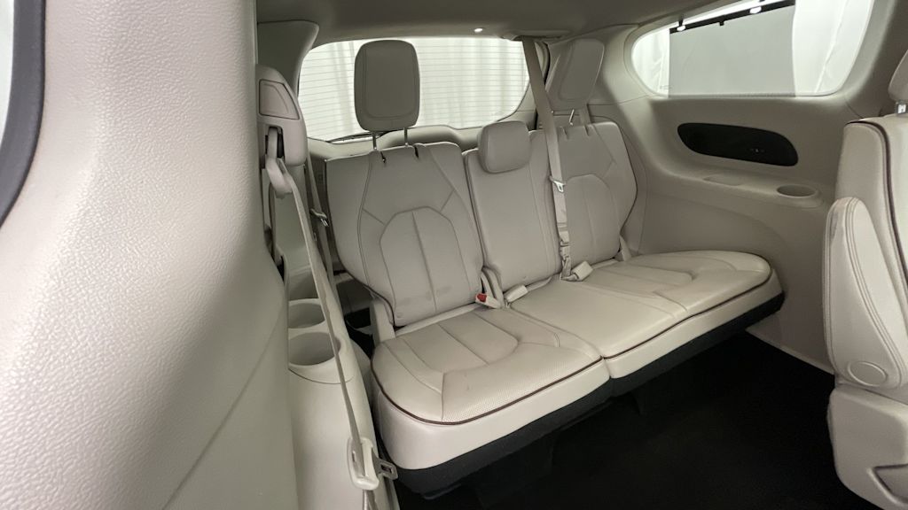 Thumbnail: 2019 Chrysler Pacifica - 23