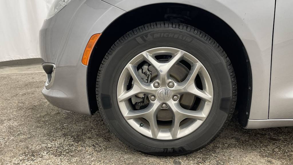 Thumbnail: 2019 Chrysler Pacifica - 7