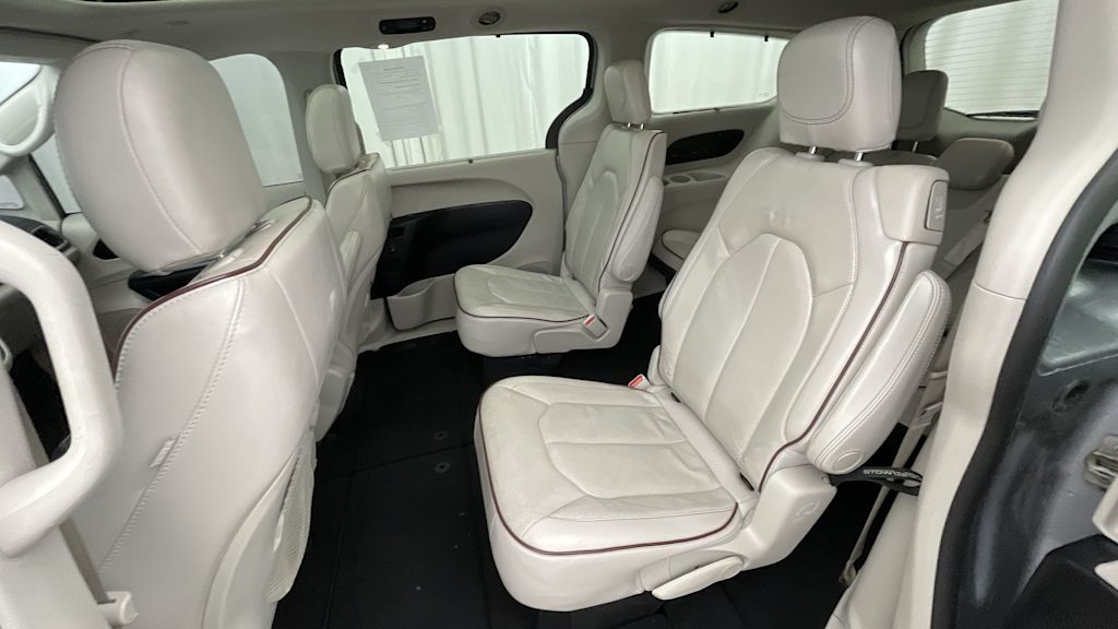 Thumbnail: 2019 Chrysler Pacifica - 12