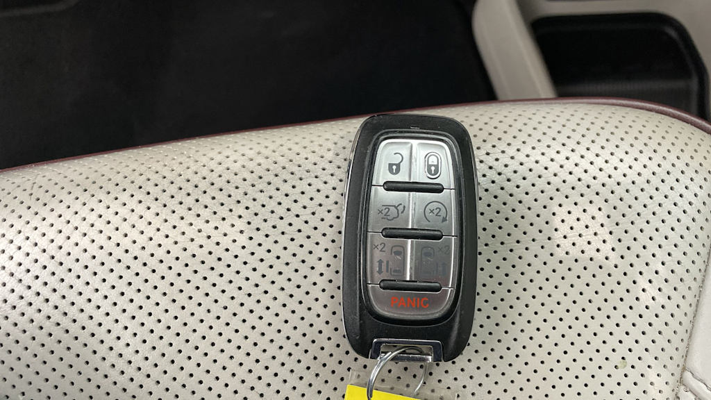 Thumbnail: 2019 Chrysler Pacifica - 17