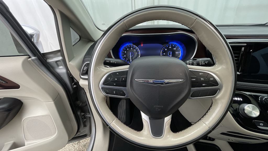 Thumbnail: 2019 Chrysler Pacifica - 13