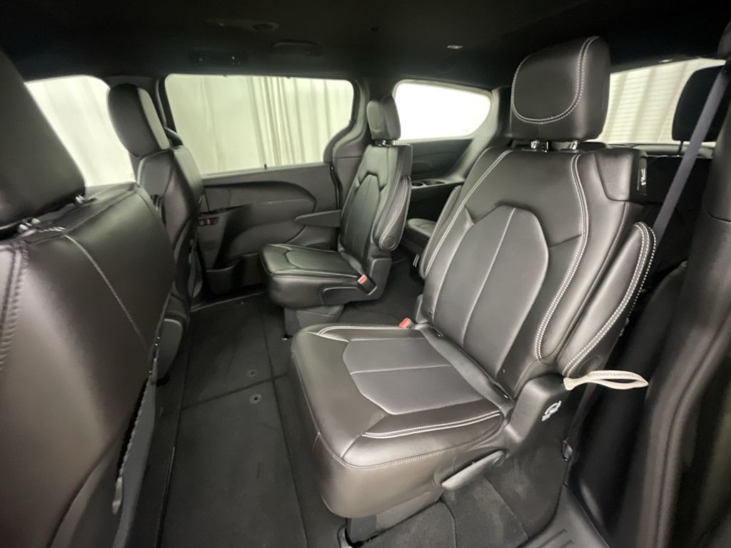 Thumbnail: 2027 Chrysler Pacifica - 22