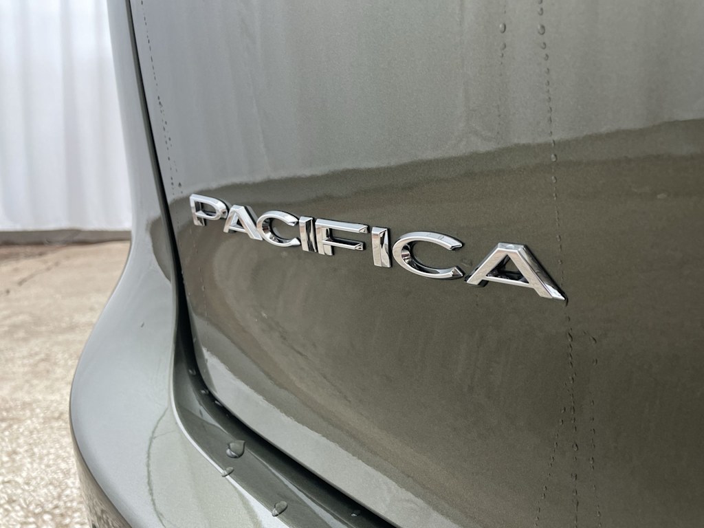 Thumbnail: 2027 Chrysler Pacifica - 36