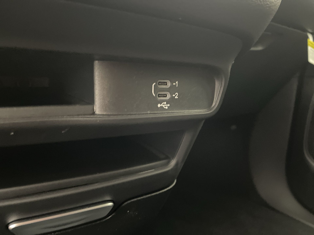 Thumbnail: 2027 Chrysler Pacifica - 30