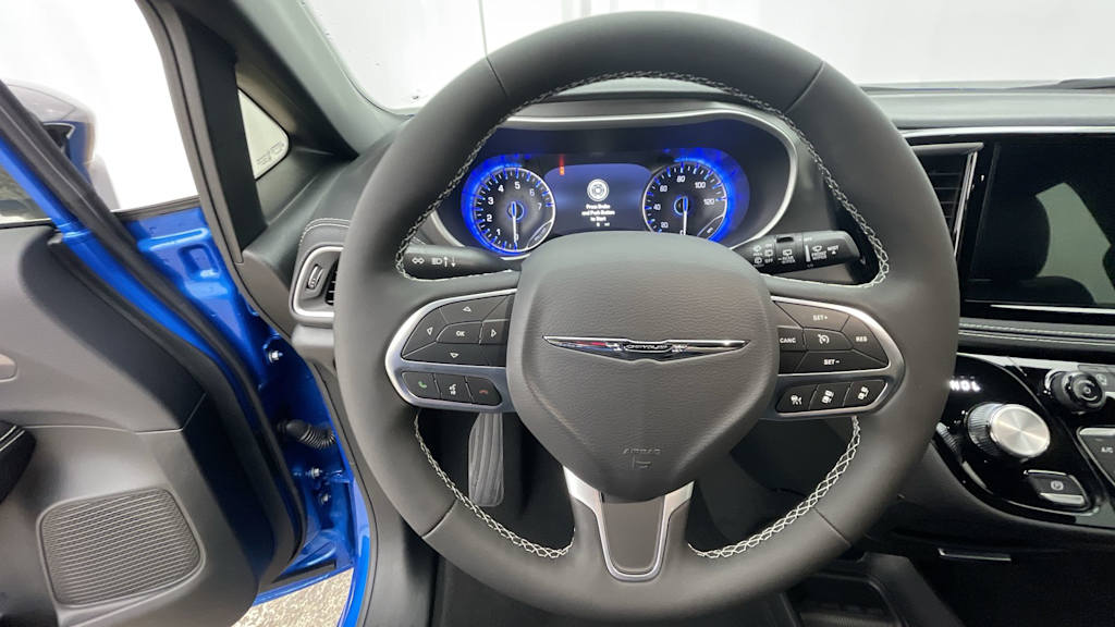 Thumbnail: 2026 Chrysler Pacifica - 13