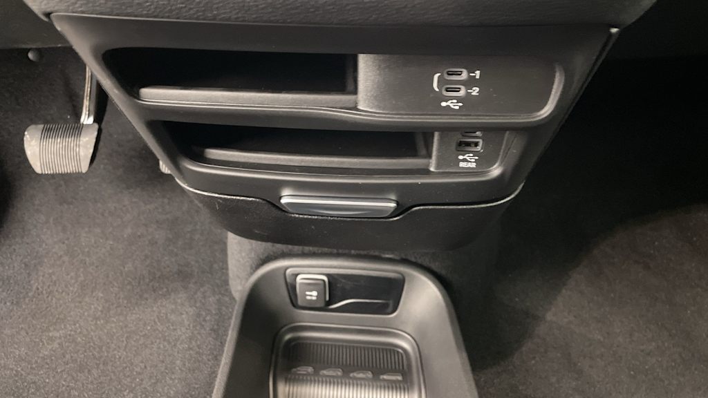 Thumbnail: 2026 Chrysler Pacifica - 30