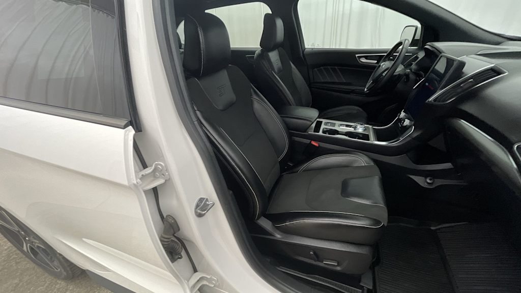 Thumbnail: 2023 Ford Edge - 23