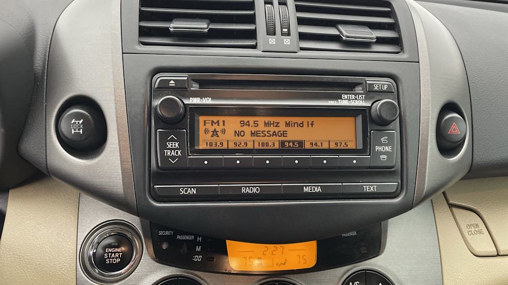 Thumbnail: 2012 Toyota RAV4 - 14