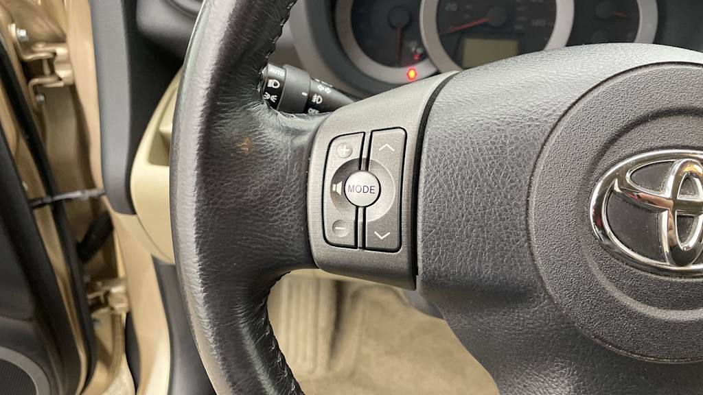 Thumbnail: 2012 Toyota RAV4 - 26