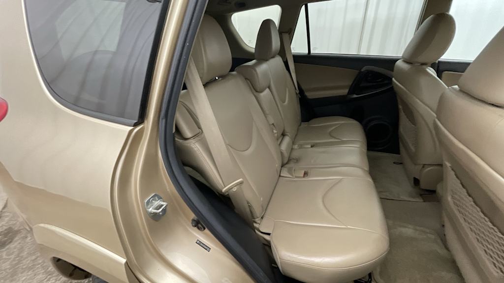 Thumbnail: 2012 Toyota RAV4 - 24