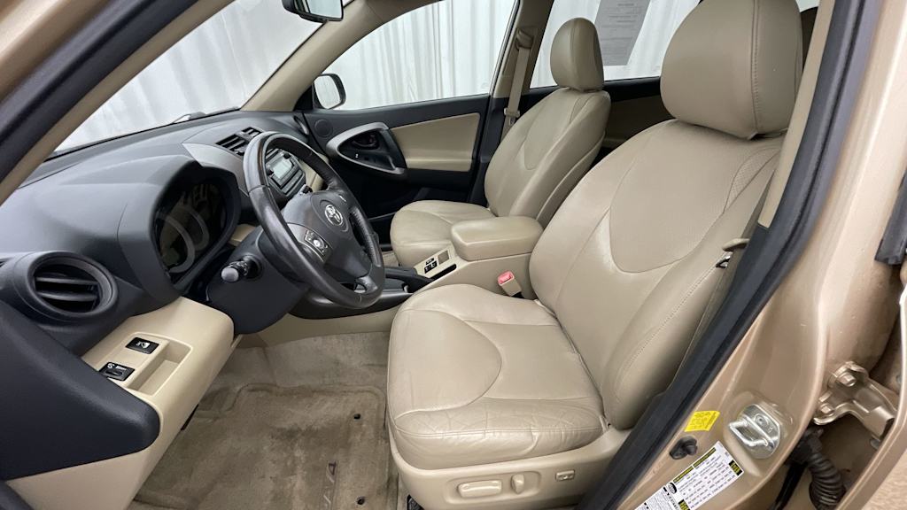 Thumbnail: 2012 Toyota RAV4 - 20